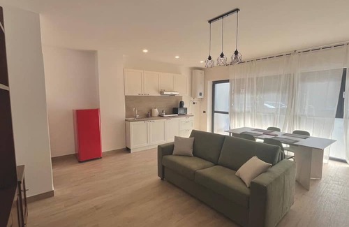 Saronno Apartment | Tolstoi 15 Independent Apartment