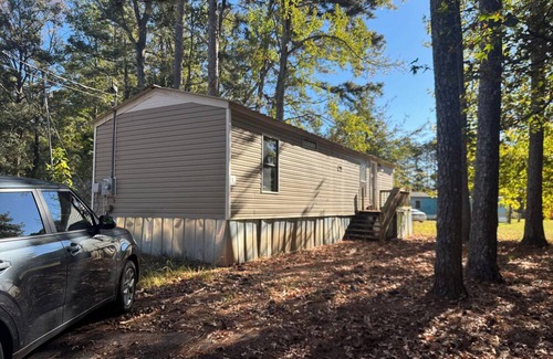 Inman House | Cozy Lakeview Getaway Peaceful Retreat Near Nature Milner Georgia