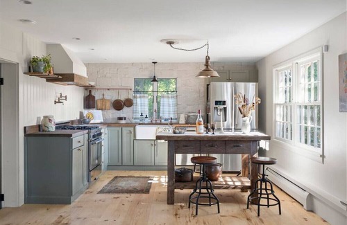 Hollowville House | Renovated Stylish Farmhouse with Pond and Fire Pit Near Hudson