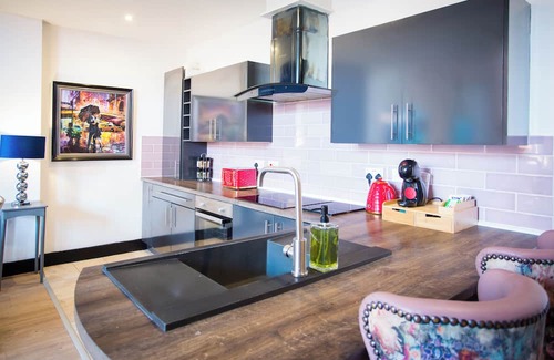 Warrington Apartment | Modern Skylight Suite | Central Warrington Stay