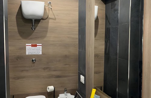 Rione Sanita Bed & Breakfast | 'Di Palma Suite Doppia' Room with Shared Terrace, Wi-Fi and Air Conditioning