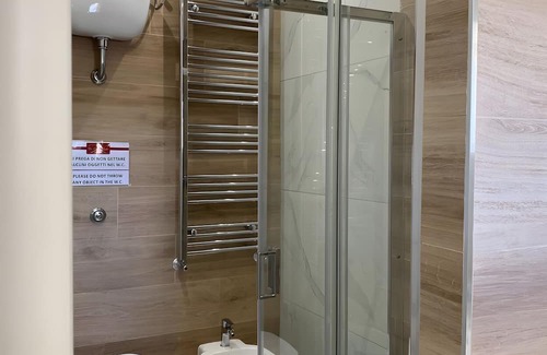 Rione Sanita Bed & Breakfast | ‘Di Palma Suite Tripla’ Room with Shared Terrace, Wi-Fi and Air Conditioning