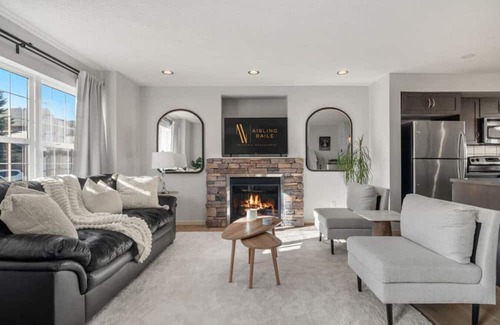 Silverado House | Le Mardi| Fire Pit | Fenced Backyard | AC