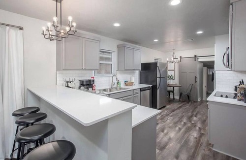 Central Oklahoma City House | Modern Retreat in The Village OKC