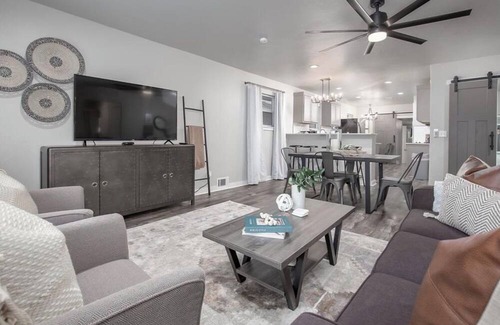 Central Oklahoma City House | Modern Retreat in The Village OKC