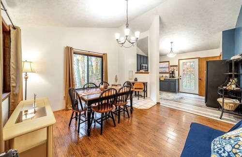 Terra Alta House | Spacious Cabin Retreat with Hot Tub, Deck, Resort Amenities in Terra Alta, WV