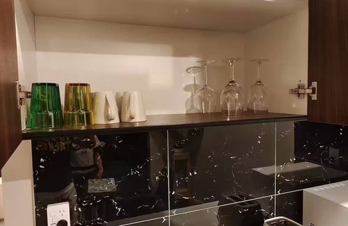 Pinehill Apartment | Private Modern 2 bedroom Unit in Central Albany