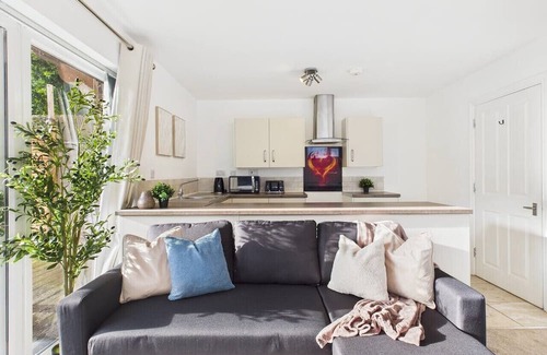 Wychbold House | *New* | No1 Saxon Way | Gym | Pool & Spa