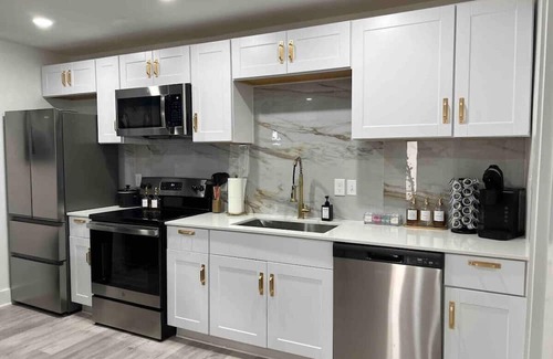 Old East Dallas Apartment | 3 Miles to AA Center W/King Bed & Free Parking