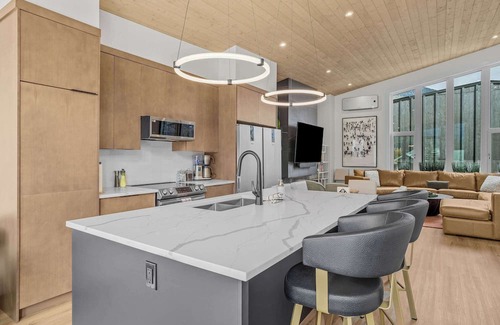 Teepee Town House | Scenic Views in a Luxurious Townhouse