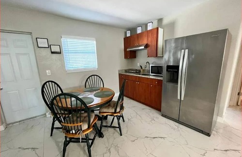 Bearss Plaza Apartment | #18 Tampa Stone king bed 2/1 unit 2301