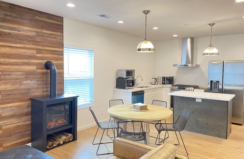 North Central House | Downtown 3B/3b kids friendly home in San Mateo