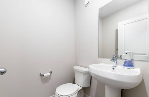 Tuxedo Park House | Calgary Finest Open Concept Loft near Downtown