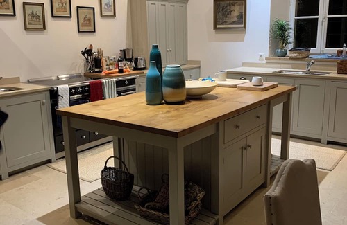 Saint-Vincent-de-Pertignas House | Luxury Chateau near St Emilion, Bordeaux region with Pool and Staff