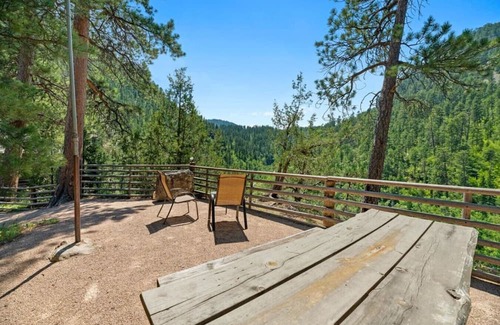 Spearfish Cabin | Rimrock Lodge: Birch Cabin