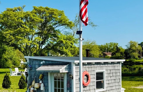 Kenyon House | Serene Fully Remodeled Waterfront Cottage with Brand New Dock & Great Views!