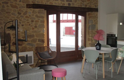 Isturits House | Detached cottage for 4 people - PMR