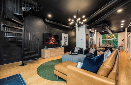 Butchertown House | The Rickhouse ~ Elegance & Fun Wrapped In One!