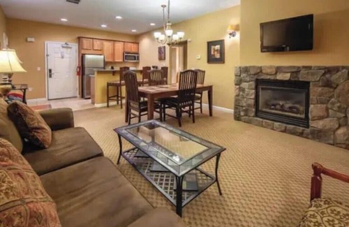 Canyon Lake Resort | Holiday Inn Club Vacations Hill Country Resort at Canyon Lake