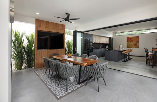 Rawai Villa | Stunning 4 bedrooms pool villa at Rawai