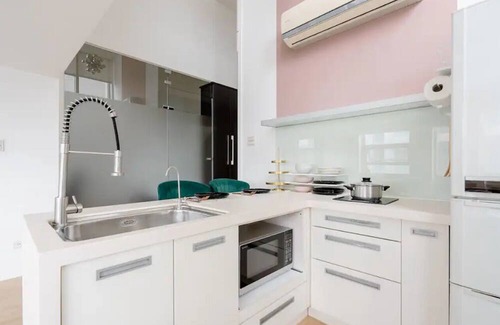 Daan Apartment | Bright and Spacious Duplex. Abundant natural light