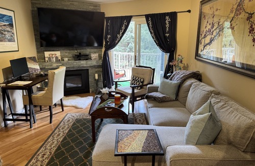 Avon Apartment | Cozy Mountain retreat Nottingham Lake Front on Avon near Beaver Creek Ski Area