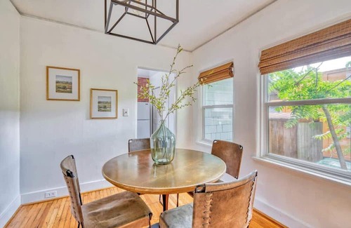 Alberta Arts District House | Stylish 1BR in PDX~ Walk to Local Shops & Coffee