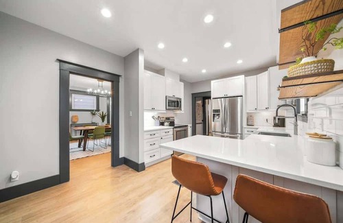 Sunnyside House | Fresh Belmont Charmer w/ 95 WalkScore