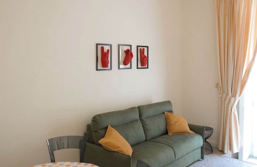Naples City Centre Apartment | Charming street view apartment in fabulous Napoli historic center with WiFi, AC