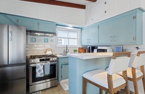 Harbor House | Beach Bungalow on the Peninsula - Steps From Sand in Long Beach with Beach Gear