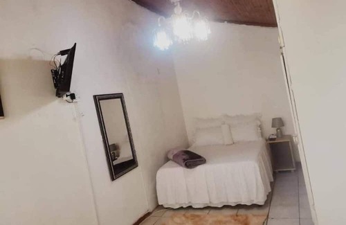Pietermaritzburg Cabin | Spacious lodge in beautiful Pietermaritzburg with AC, WiFi