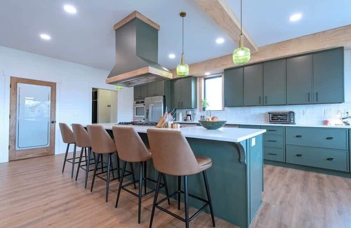 Driggs House | Grand Horizon Retreat - 7 Bdrm Luxury Home