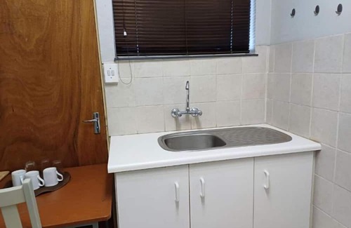 Fichardt Park Apartment | Orchard Guesthouse Double Room