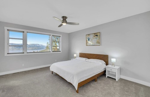Southwest Mission House | Lakeview mountainside retreat with 3 bedrooms, WiFi in heavenly Kelowna