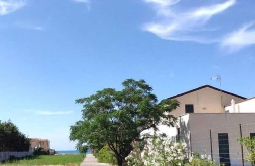 Campofelice di Roccella Apartment | By the sea with private beach near Cefalù.