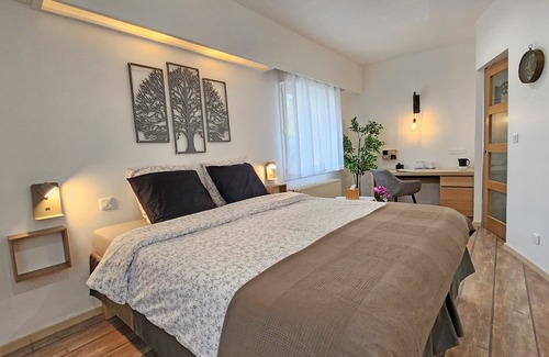 Saint-Pargoire Bed & Breakfast | Chambre Lavande - Domaine à l'Aise