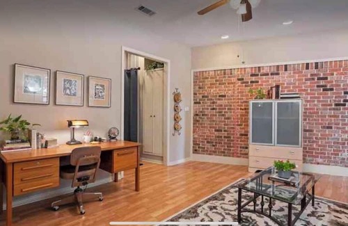 Circle C Ranch House | Clelia’s Cottage: Cozy 1-bedroom cottage in charming Austin with WiFi, AC