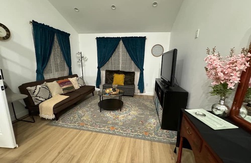 Hawthorne House | Newly built, stylish and spacious 3-bedroom getaway. Near SoFi Stadium & LAX.