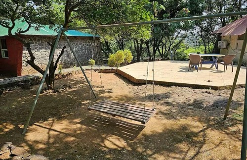 Lonavala Cottage | Aqua Cabin Pool-Fast Wifi-Nature Retreat
