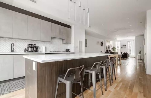 Bedford-Stuyvesant Apartment | Spacious apartment in charming Brooklyn with WiFi, AC. Book now
