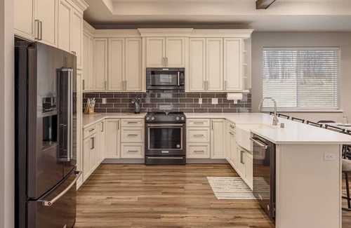 Palmer House | 3-bedroom townhome in perfect Palmer with WiFi