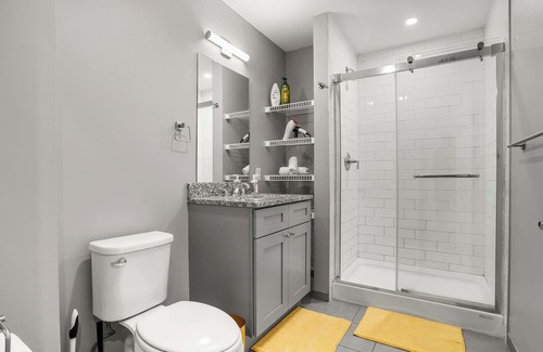 Cultural District Apartment | CozySuites Modern 1BR in Downtown Pitts #3