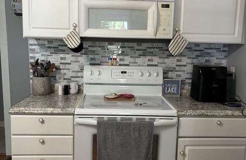 Clarkson House | 4-bedroom house in fabulous Clarkson with AC, WiFi. Enjoy your stay