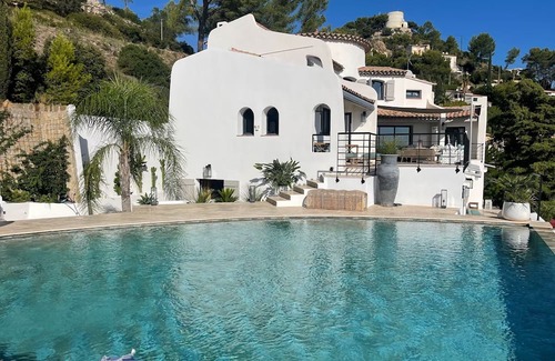 Hyeres Villa | Exceptional villa - panoramic view - sleeps 10 - pool - near beach