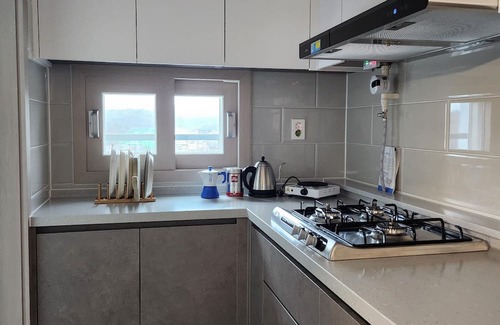 Andong Apartment | 3-bedroom apartment in Andong, family-friendly, 10min from the stations.