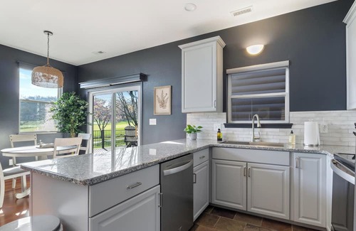 Camdenton Cottage | Charming cottage overlooking the 15th fairway at Old Kinderhook Golf Course!