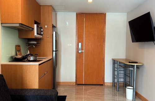 Chidlom Condo | Luxury Stay High-Speed WiFi Secure & Cozy