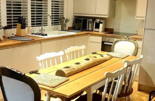 Castle Bytham Apartment | Liddesdale Guest House Rutland