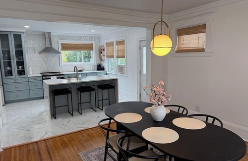 Utica House | Cozy 4-bedroom house in South-Utica!