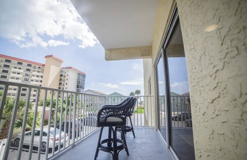 St. Petersburg - Clearwater Condo | NEWLY RENOVATED! Beach Condo with Luxury Amenities